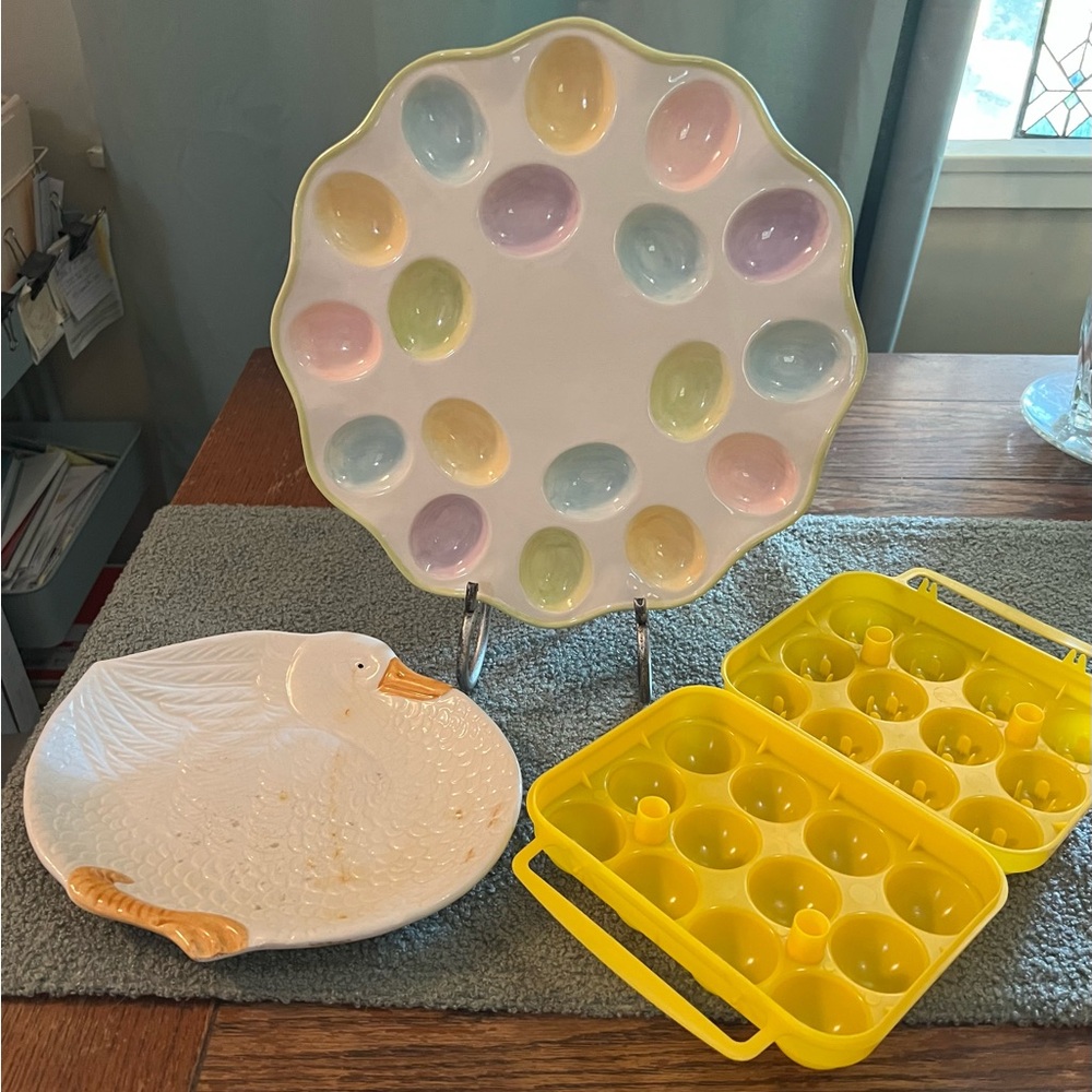 Onedia Heavy Ceramic Egg Plate 3 piece Set with Duck Plate & acrylic Egg Carrier